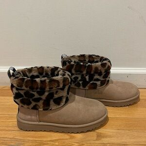 UGG Boots Mini Quilted Leopard size 8